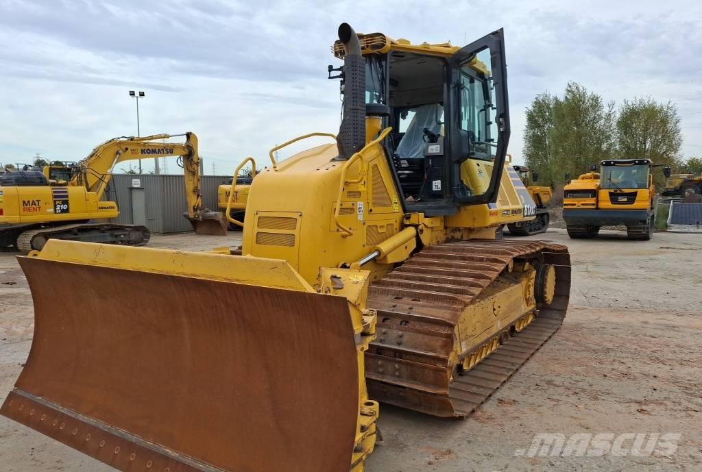 Komatsu D61PXI-24E0 Buldozer sobre oruga