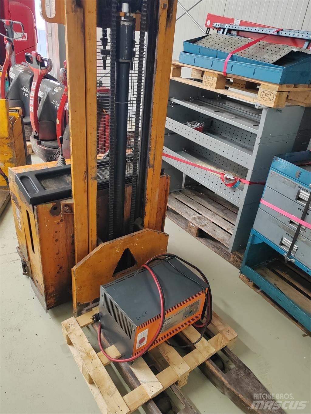 Om-Pimespo CT 13 Apiladores eléctricos