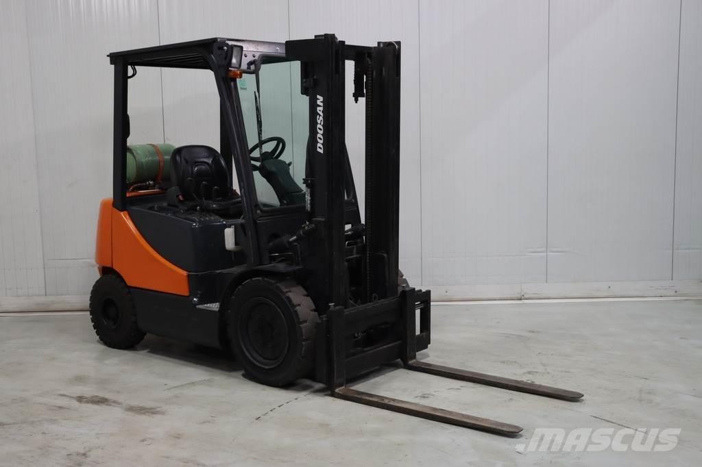 Doosan G25E-5 Carretillas LPG