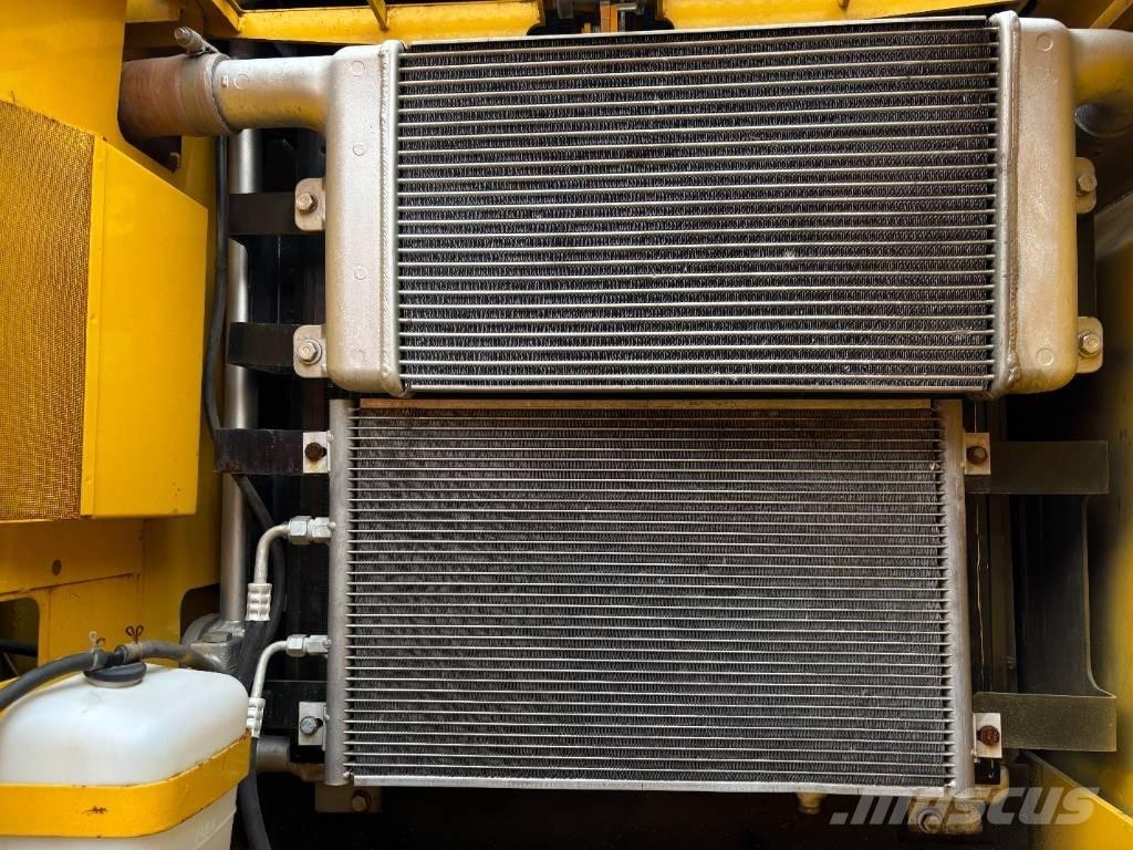 Komatsu PC 220-7 Excavadoras de cadenas