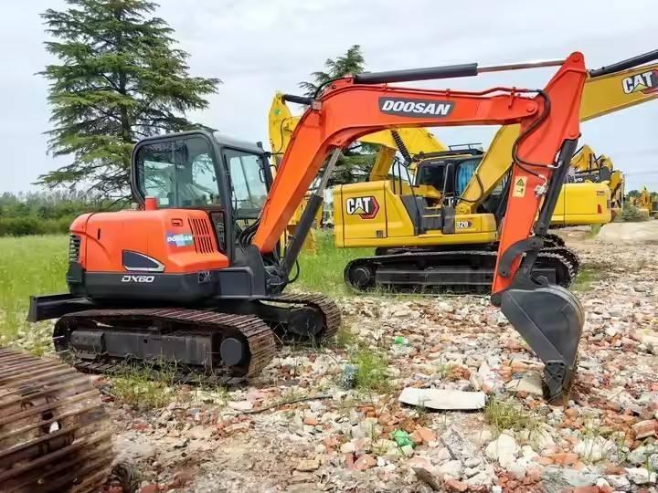 Doosan DX 60 Excavadoras de cadenas