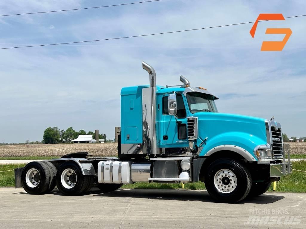 Mack Titan TD 713 Otros camiones
