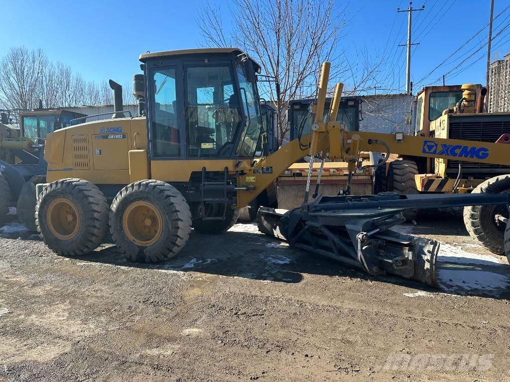 XCMG GR1803 Buldozer sobre ruedas