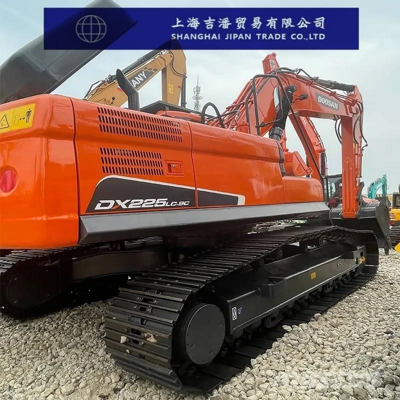 Doosan DX 225 Excavadoras de cadenas