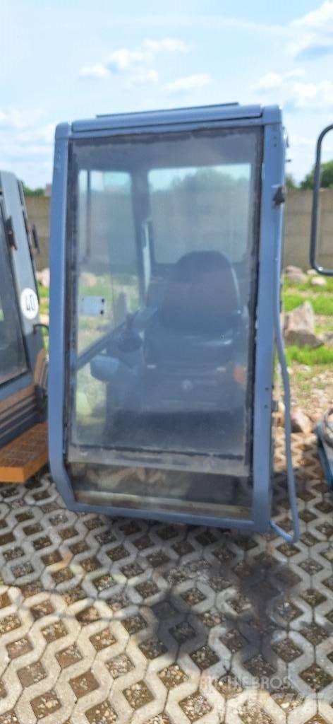 CASE 988 CK Cabinas e interior
