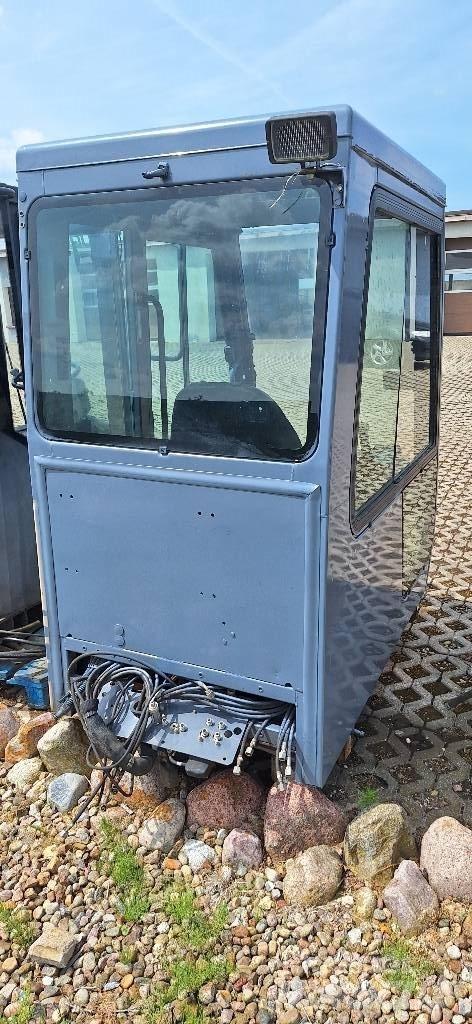 CASE 988 CK Cabinas e interior