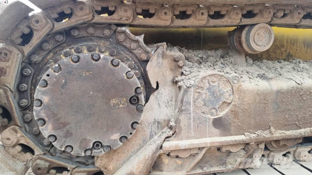 Komatsu D 51 EX-22 Buldozer sobre oruga