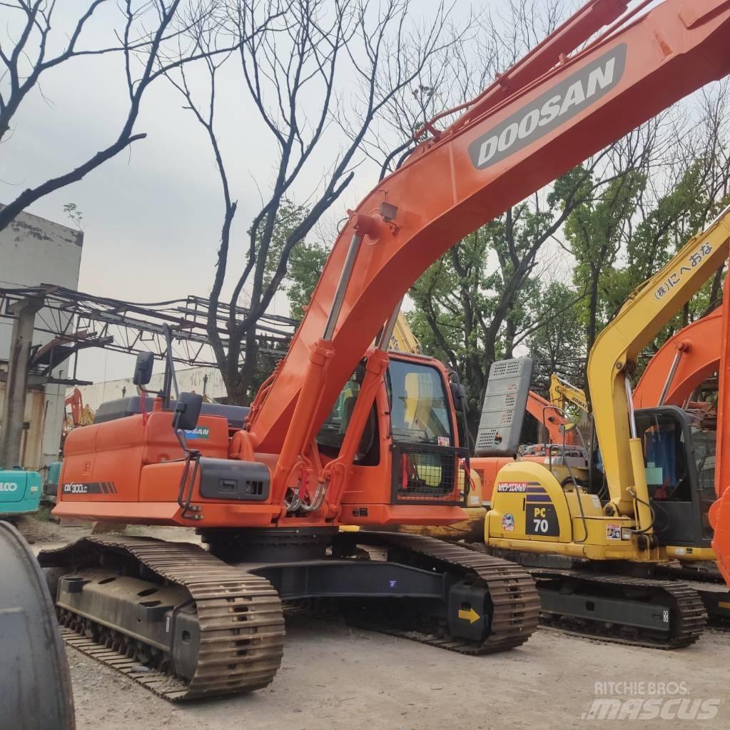 Doosan DX 300 Excavadoras de cadenas