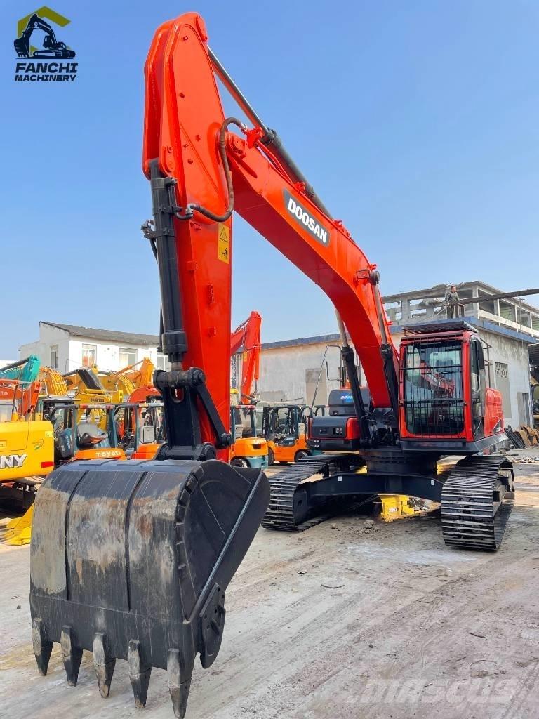 Doosan DX 300 LCA Excavadoras de cadenas
