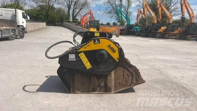 MB Crusher BF 90.3 Cubas tritutadora