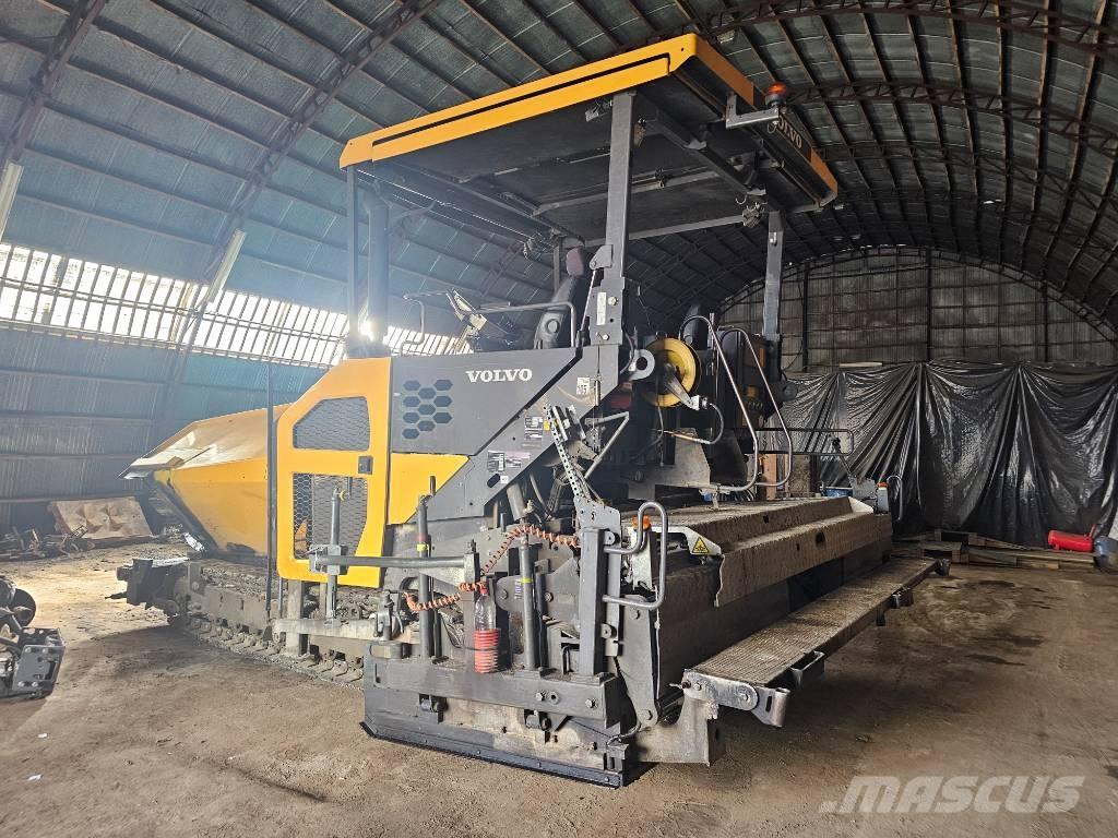 Volvo P6820C Asfaltadoras