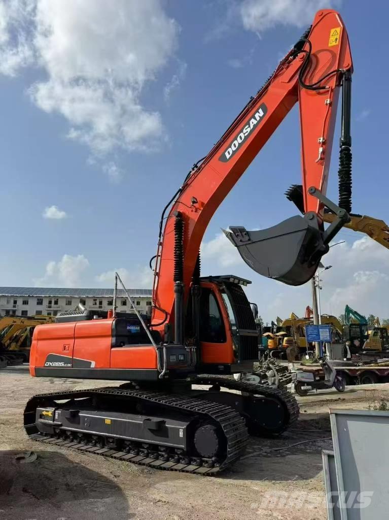 Doosan 225 LCA Excavadoras de cadenas