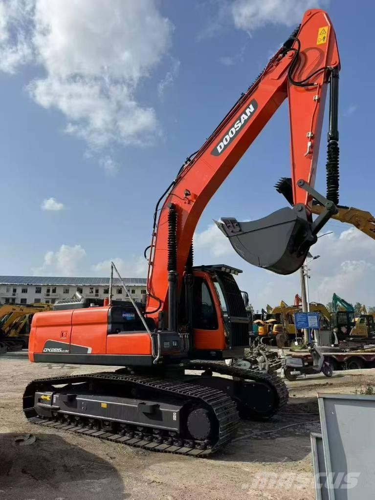 Doosan 225 LCA Excavadoras de cadenas