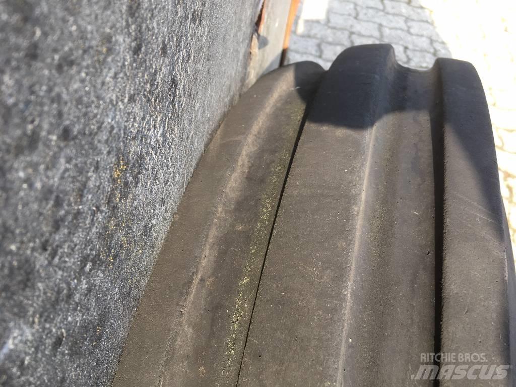 BKT 7.50 R 16 + velg Neumáticos, ruedas y llantas