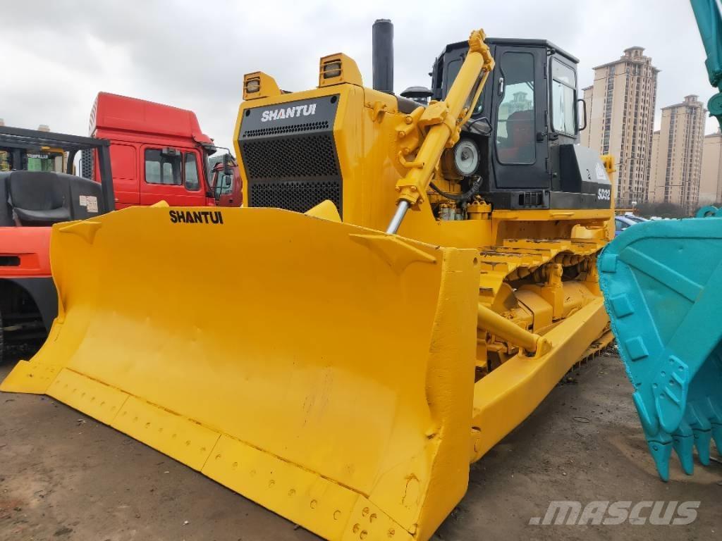 Shantui SD32 Buldozer sobre oruga