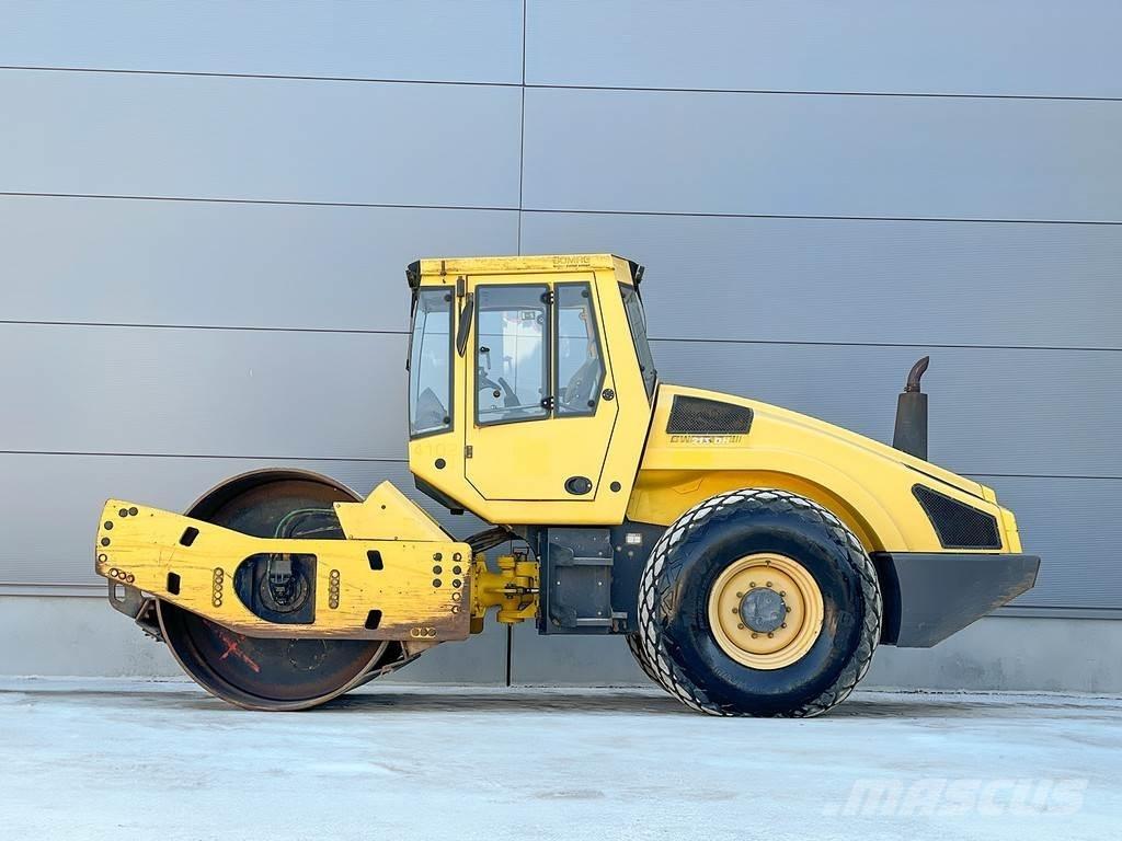 Bomag BW 213 DH-4 Rodillos de un solo tambor
