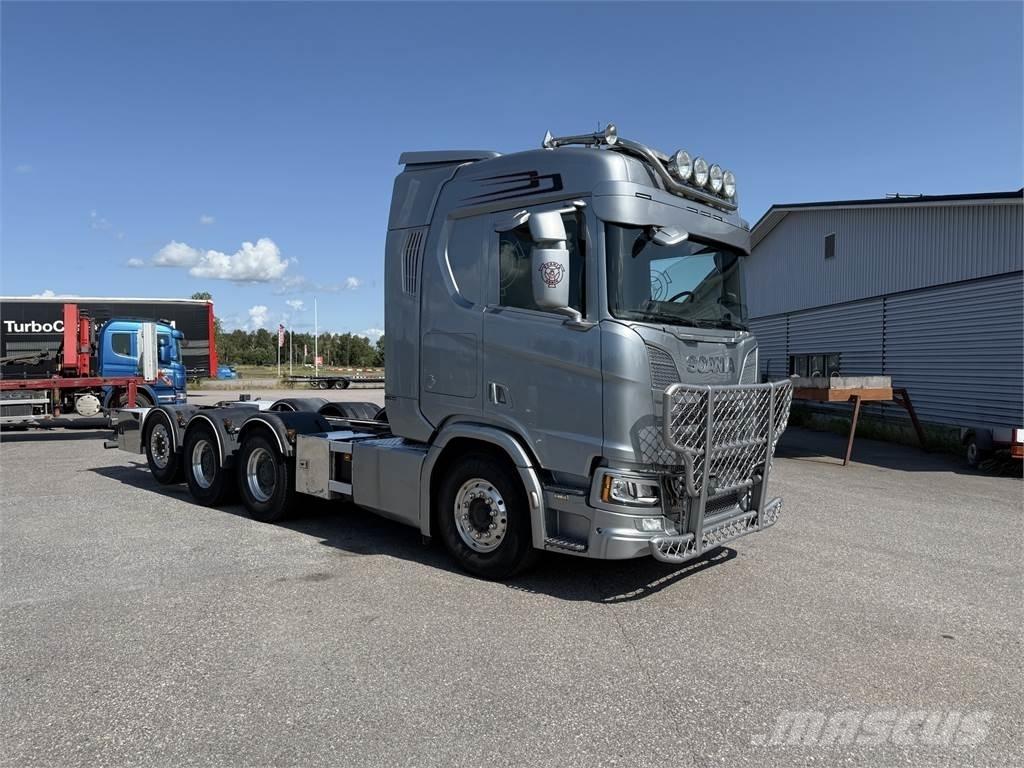Scania R650 8x4 Camiones chasis