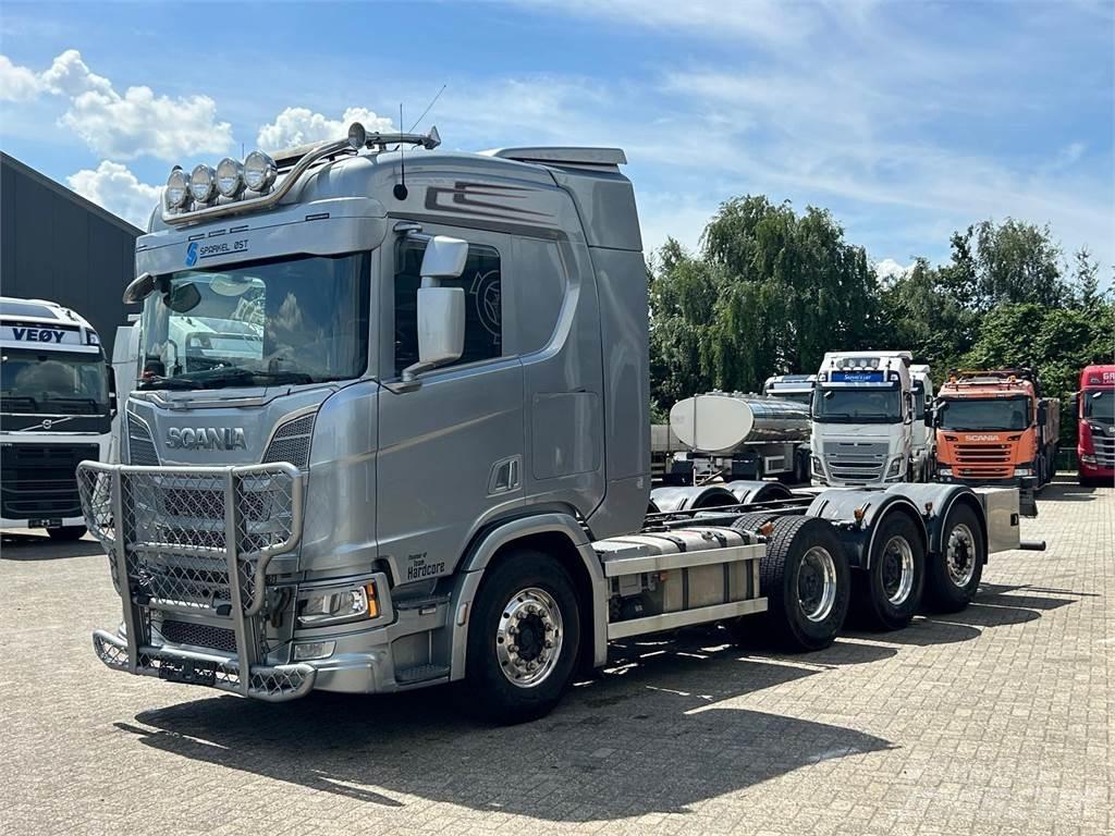 Scania R650 8x4 Camiones chasis