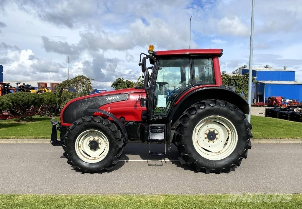 Valtra T 131 Tractores