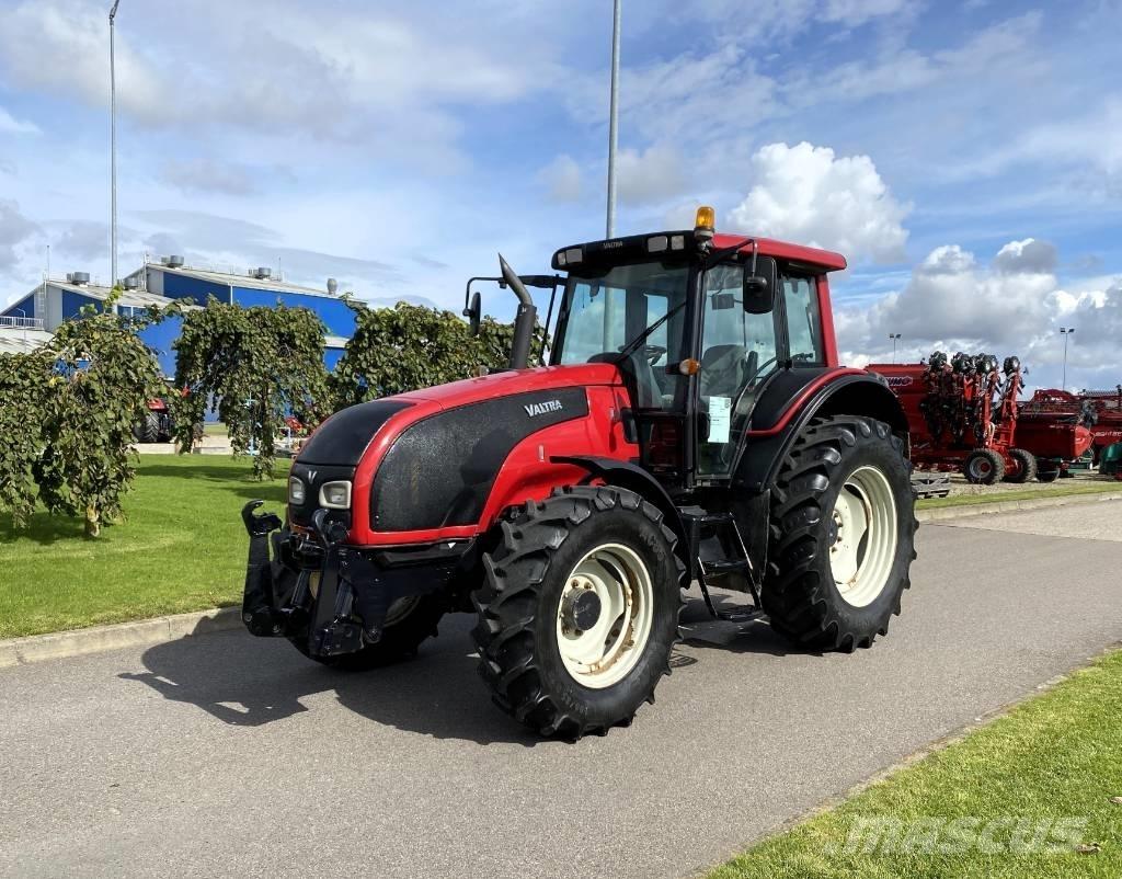 Valtra T 131 Tractores