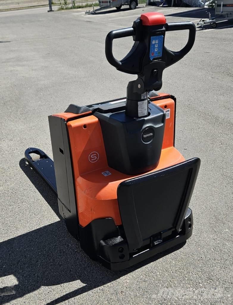 Toyota LWE 200 (myyty) Transpaletas Eléctricas con plataforma