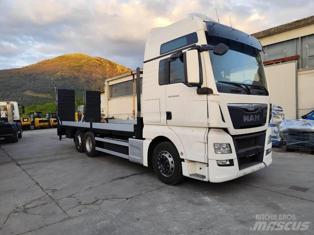 MAN TGX 26.440 Camiones portamaquinaria