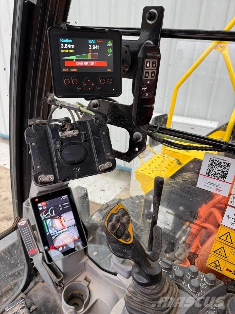 Hitachi ZX 135 US-7 Excavadoras de cadenas