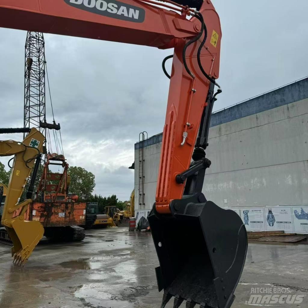 Doosan DX 225 LC Excavadoras de cadenas