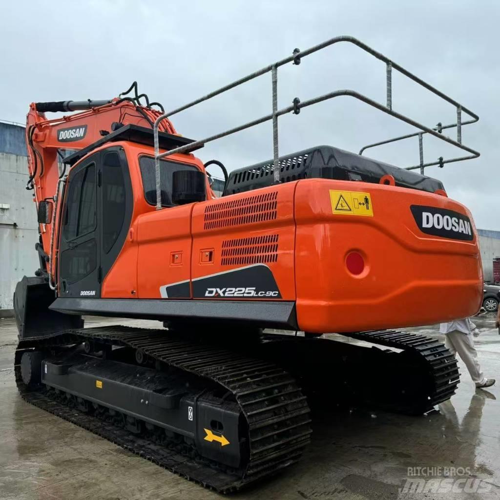 Doosan DX 225 LC Excavadoras de cadenas