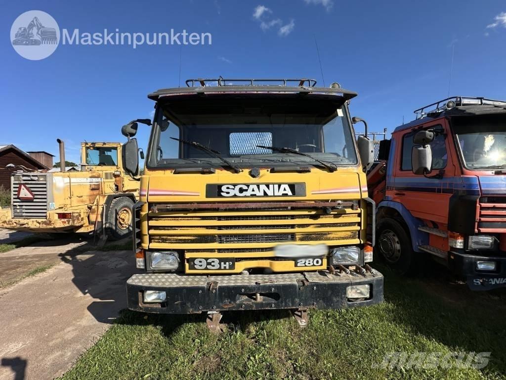 Scania P 93 HL Camiones bañeras basculantes o volquetes