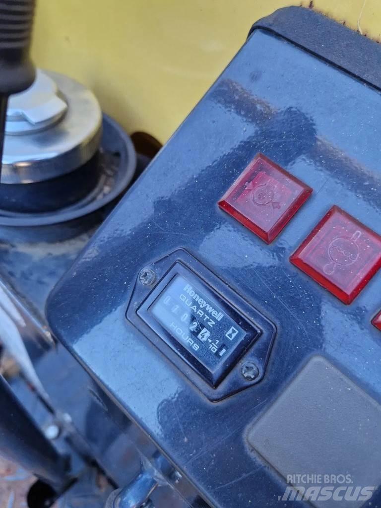 Yanmar C12R-B Dúmpers sobre orugas