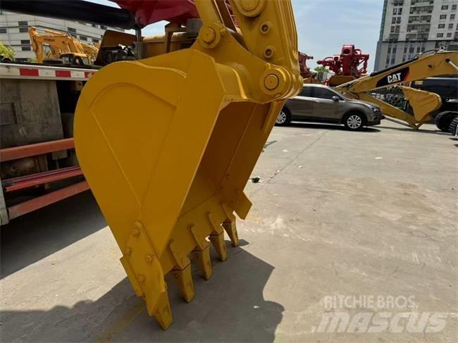Komatsu PC 220-8 Excavadoras de cadenas