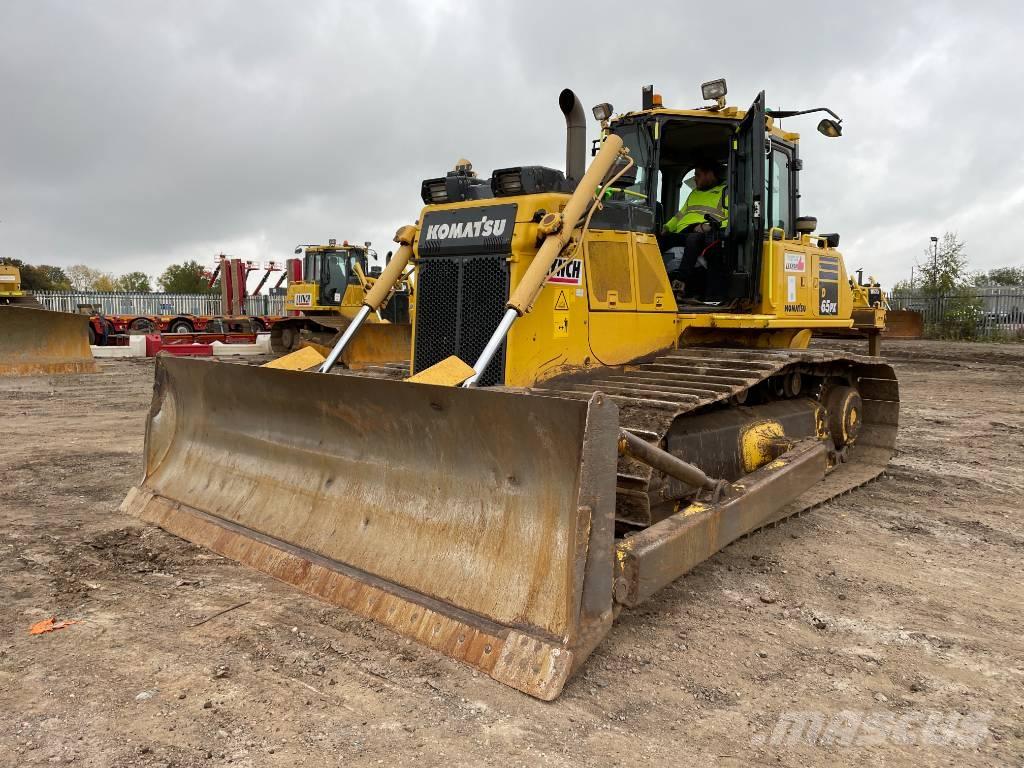Komatsu D 65 PX-18E0 Buldozer sobre oruga