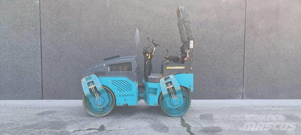 Bomag BW 100 AD-4 Rodillos de doble tambor