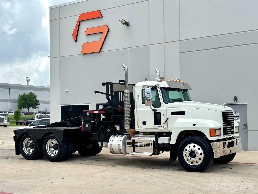 Mack CHU 613 Grúas de vehículo