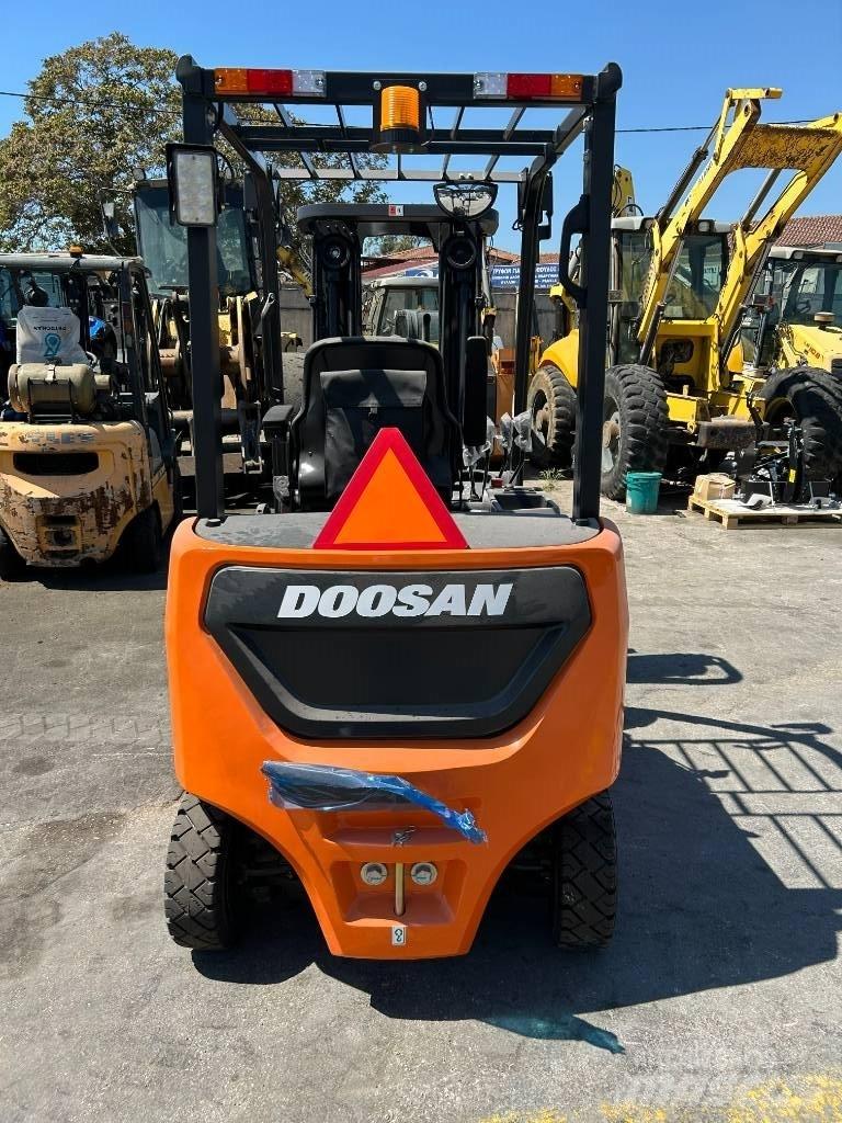 Doosan B 25 NS Carretillas de horquilla eléctrica