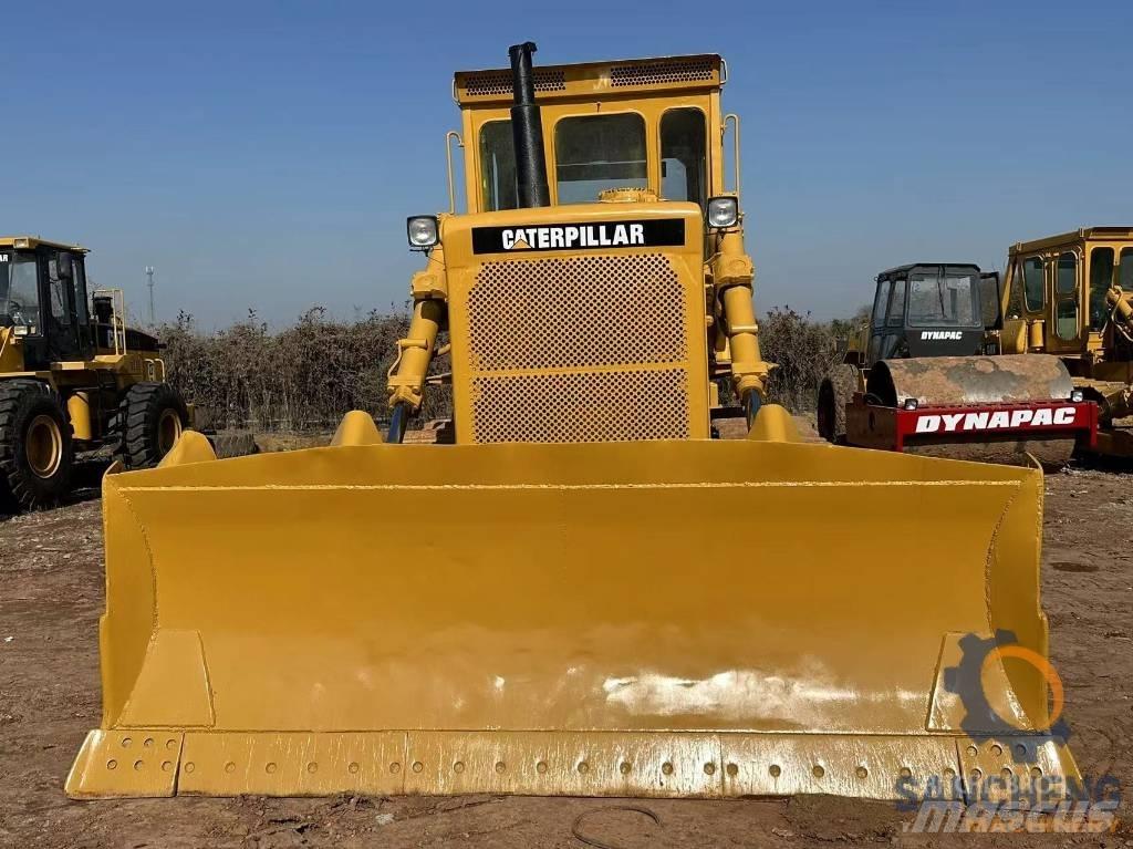 CAT D 8 K Buldozer sobre oruga