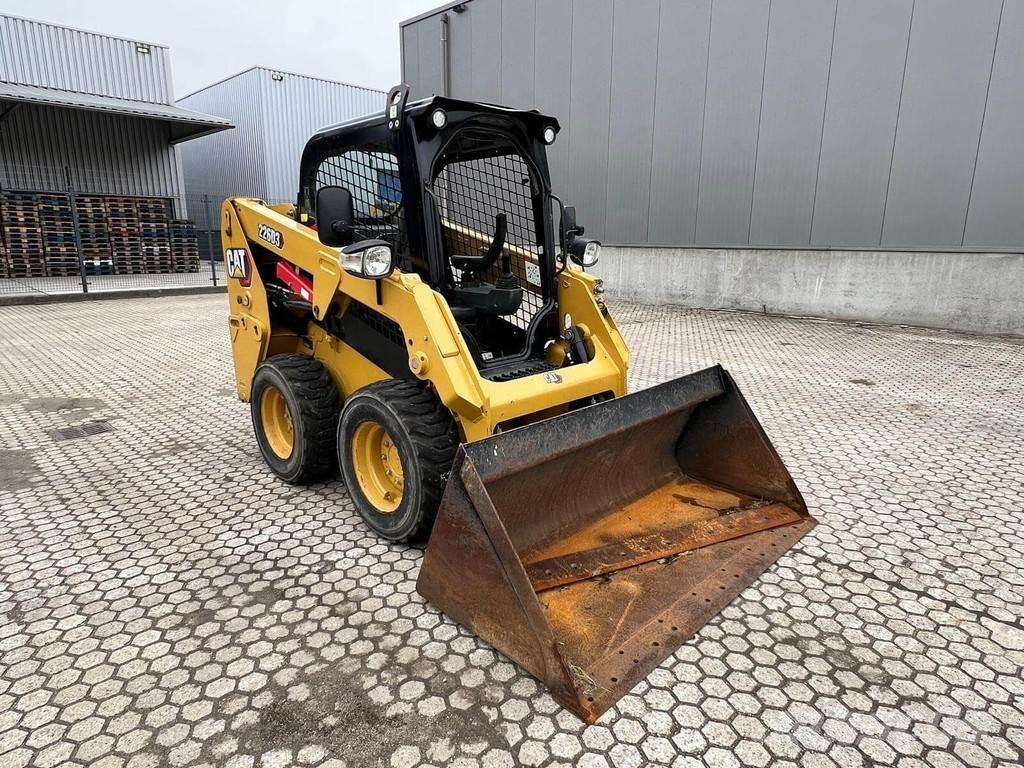 CAT 226D Minicargadoras