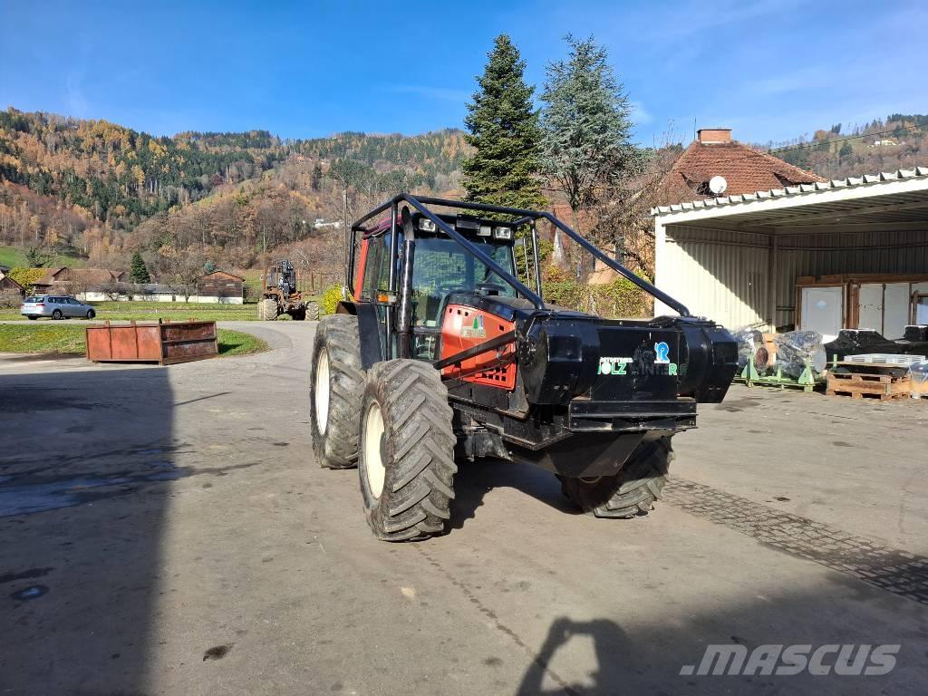 Valtra 8550 Tractor forestal