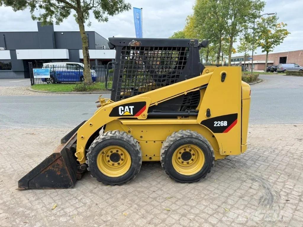 CAT 216B Turbo Minicargadoras