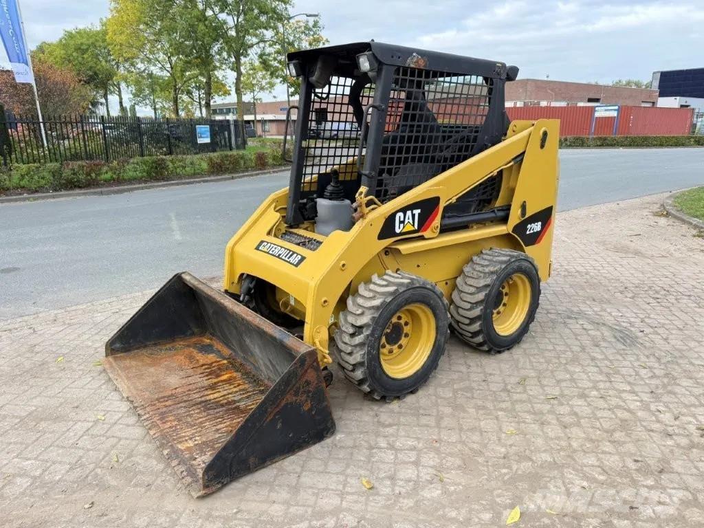 CAT 216B Turbo Minicargadoras
