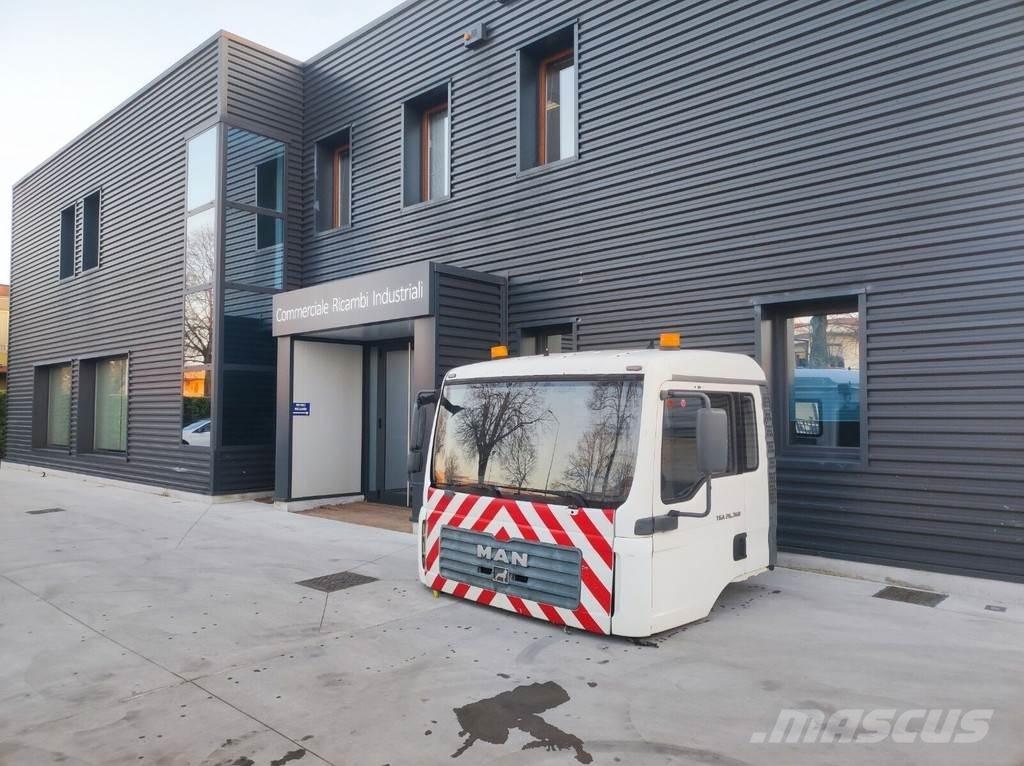 MAN MEDIUM Cabinas e interior