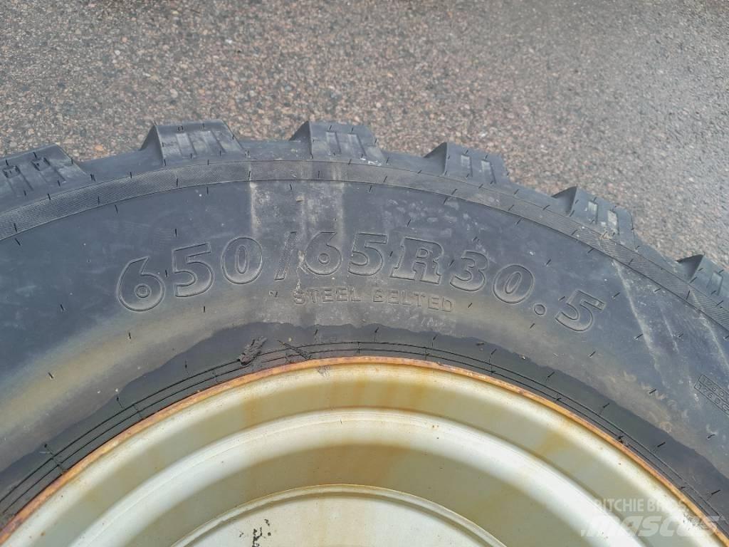 BKT 650/60R30,5 Hjul Neumáticos, ruedas y llantas