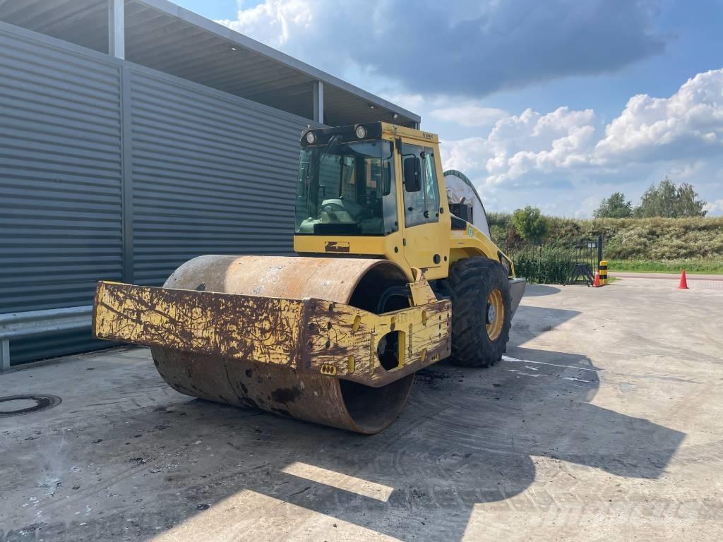 Bomag BW 216 DH-4 Rodillos de un solo tambor