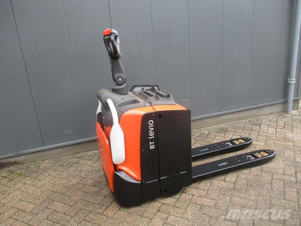 BT LPE 200 Transpaletas Eléctricas con plataforma