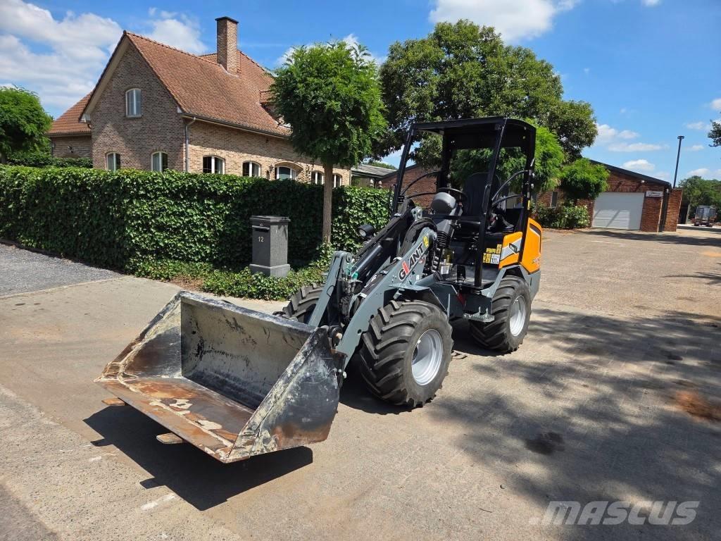 GiANT G2700HD X-TRA Cargadoras multifunción
