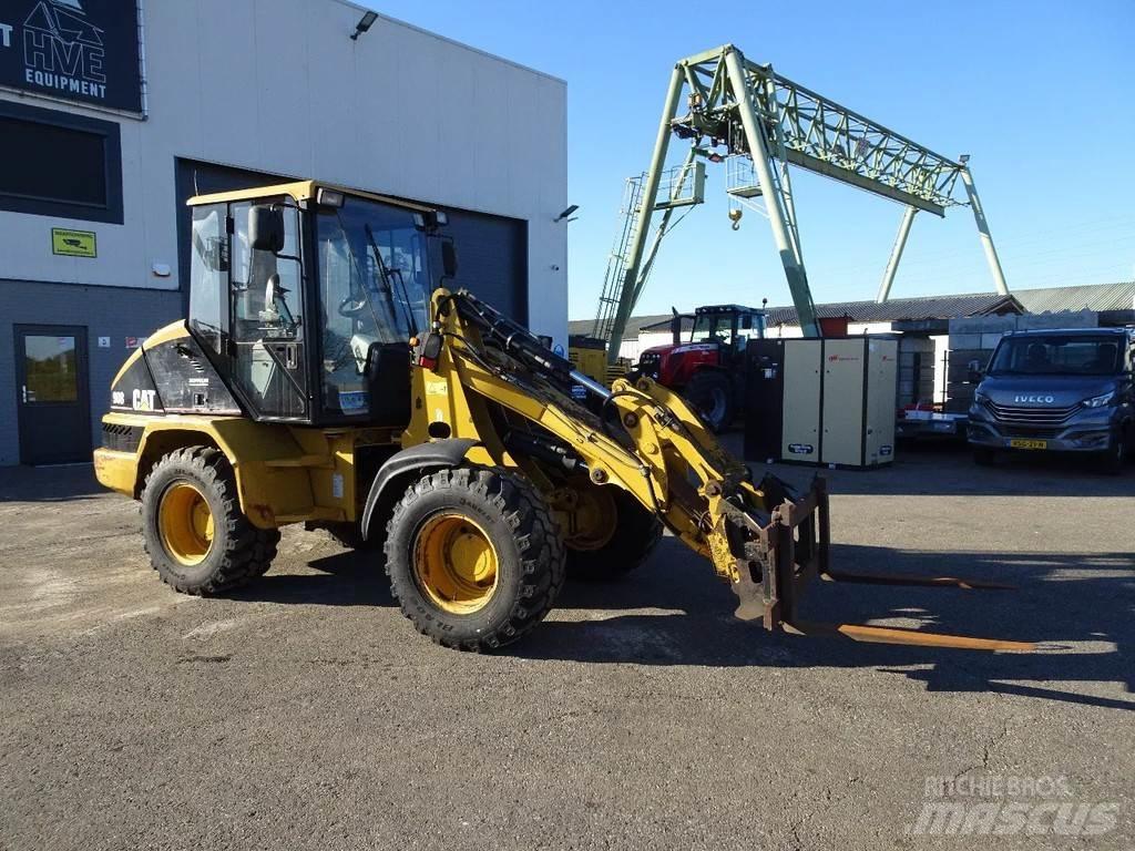 CAT 908 Cargadoras sobre ruedas