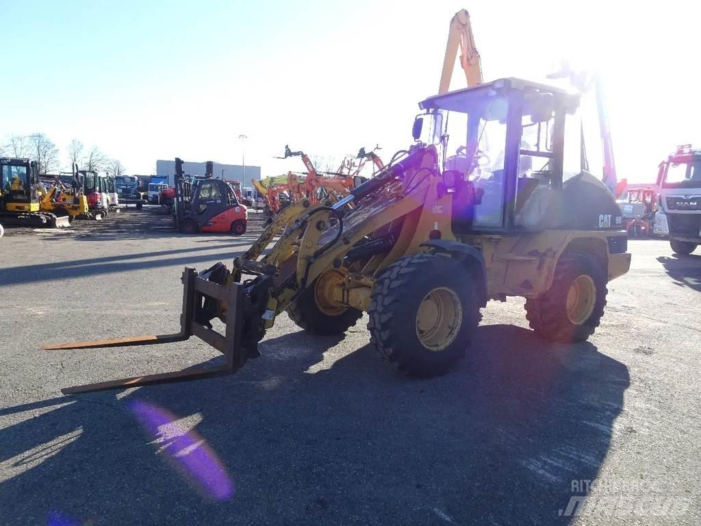 CAT 908 Cargadoras sobre ruedas
