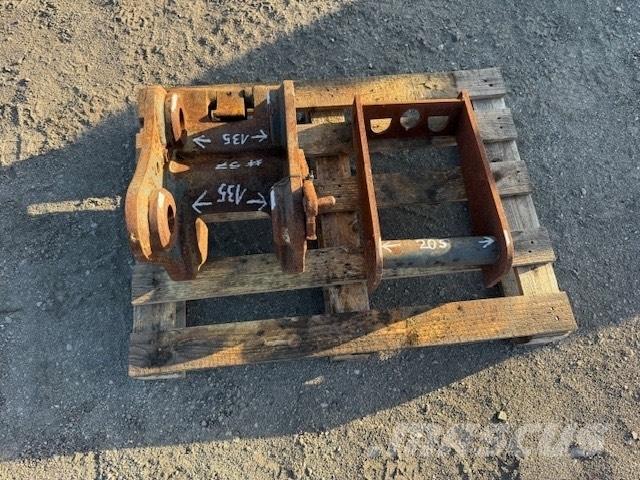 JCB QUICK COUPLERS Enganches rápidos