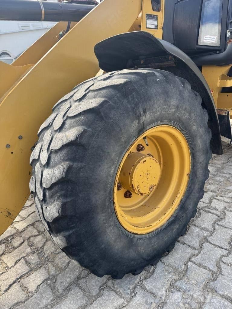CAT 908M Cargadoras sobre ruedas